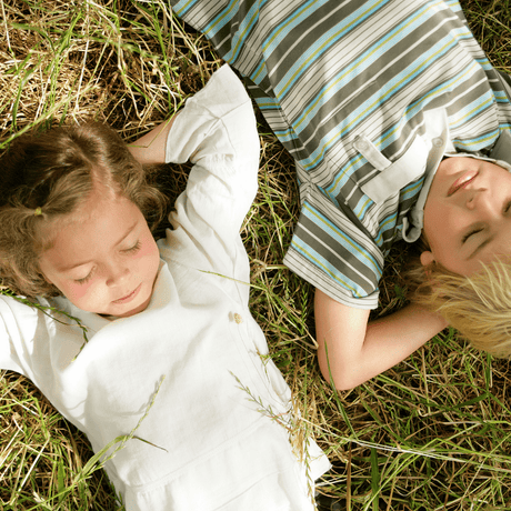 Wie entspannen Kinder? Tipps zur Stressprävention für 4- bis 10-Jährige - FitnessLizenz